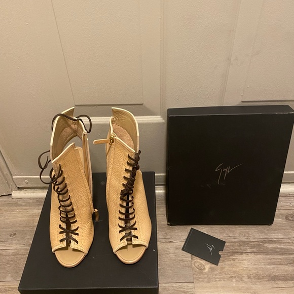 Giuseppe Zanotti High Heel booties - Picture 6 of 6